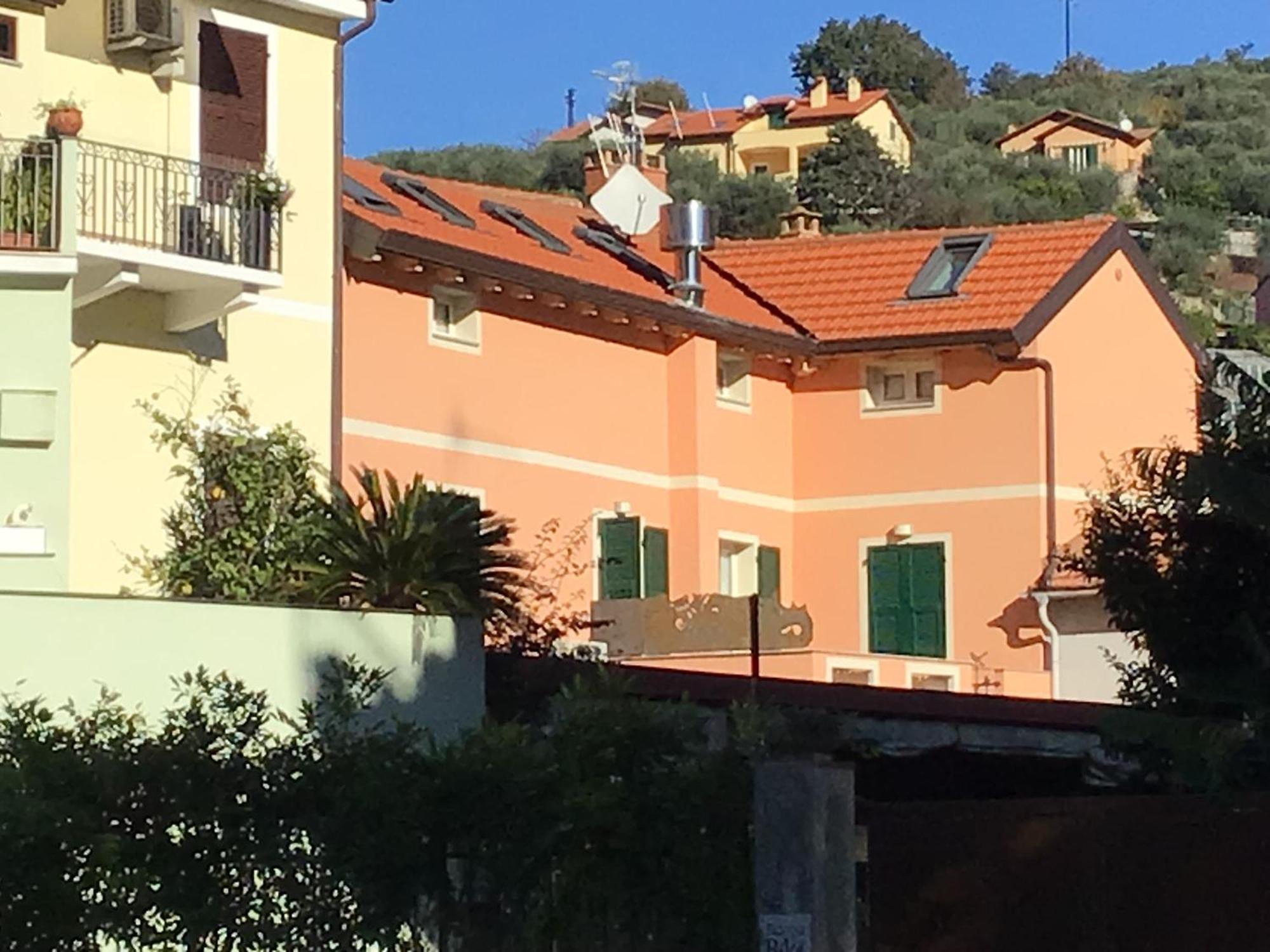 Casa Luigia Rooms Mtb In Finalborgo Bike Room Tour Ebike Trekking Finale Ligure Eksteriør bilde