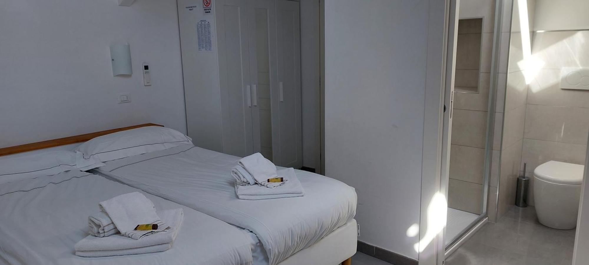 Casa Luigia Rooms Mtb In Finalborgo Bike Room Tour Ebike Trekking Finale Ligure Eksteriør bilde